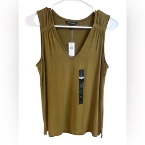 Banana Republic NWT Women’s Army Green Sleeveless Top XS